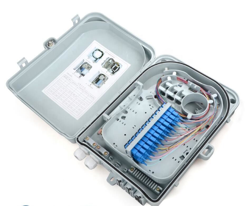 Fiber Optik Duvar Kutusu 1:16 Kaset Ayırıcı veya 24 Çekirdekli Pigtailler ve Adaptörler FTTH FDB Kutusu