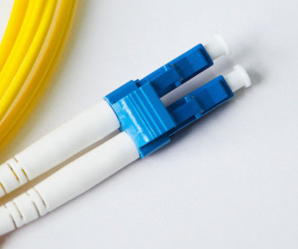 3.0mm Fiber Optik Yama Kablosu G652D G657A Dubleks SM LC'den FC'ye