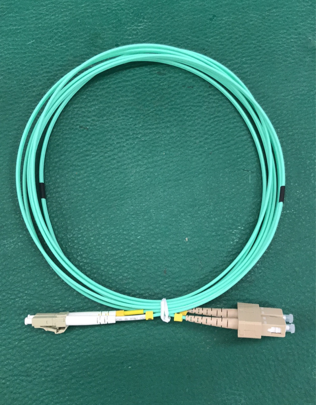 Çok Modlu Aqua Fiber Patch Kablo LC LC Dubleks Patch Cord OM3-300 2.0mm Çap