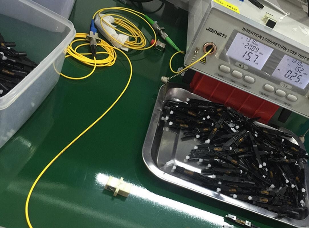 Gömülü Tek Kalıp SC APC Hızlı Bağlantı Ekleme Kaybı 0.3DB Parlatma Stype