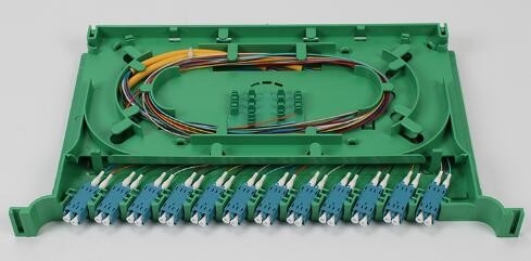 Optik Füzyon Ekleme Tepsisi 12 Çekirdek Paketlenmiş Pigtail Boş Tepsi SC FC LC Tam Yapılandırma